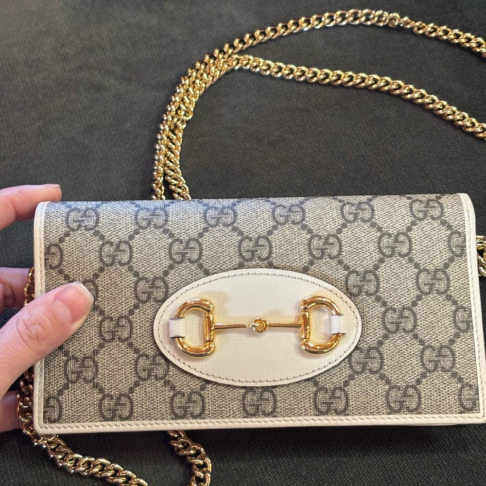 NWOT Gucci Horsebit 1955 GG Supreme Gold Chain Wallet Shoulder Bag Neutral/Cream